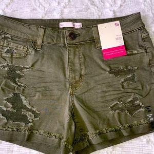 SO low rise MIDI in army green